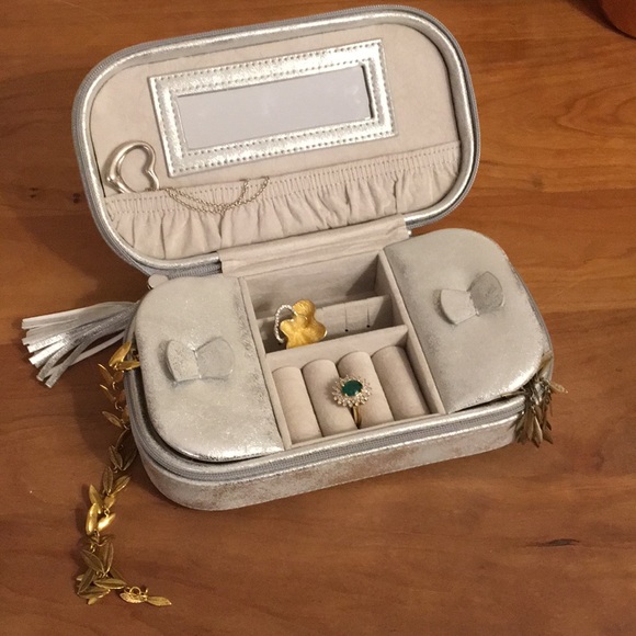 Cynthia Rowley Handbags - 🌸 BOGO NWOT Cynthia Rowley jewelry box case